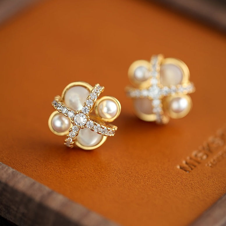 Elegant Four-Petal Flower Earrings and Necklace ｜47cm/18.5‘